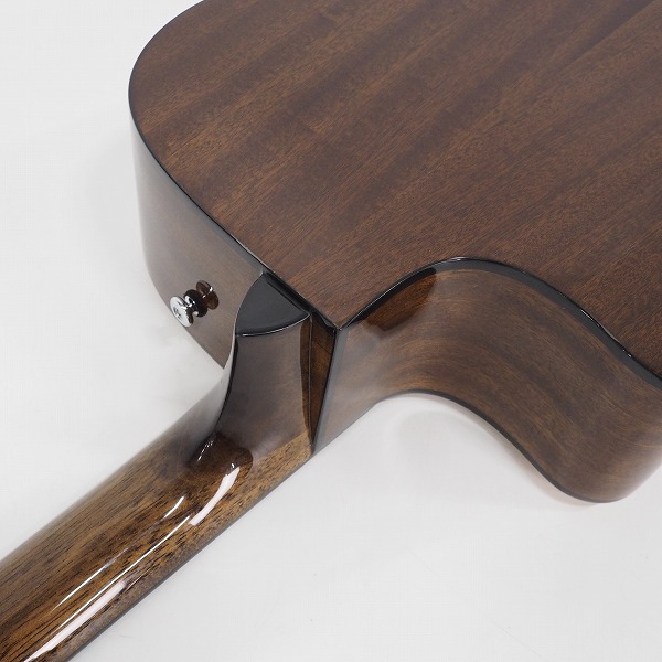 実際に弊社で買取させて頂いた★【美品】Fender/フェンダー  CD-60SCE/NAT Dreadnought エレアコ/アコースティックギター/アコギ ギグケース付の画像 8枚目