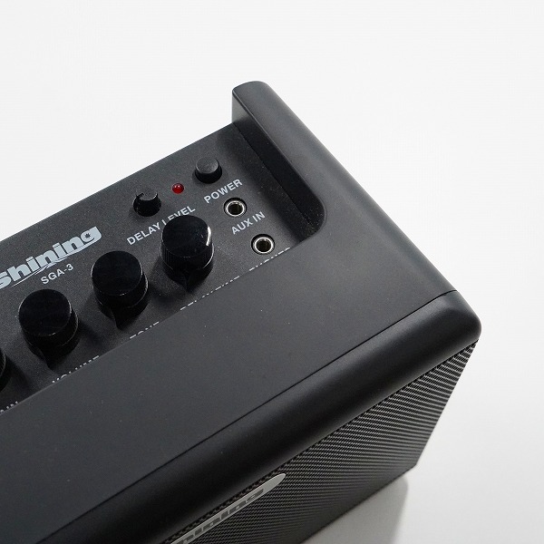 実際に弊社で買取させて頂いたShining/シャイニング SGA-3 ミニ ギターアンプ コンボアンプ 動作確認済みの画像 3枚目