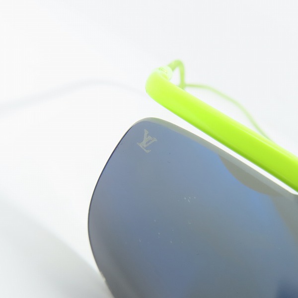 実際に弊社で買取させて頂いたLOUIS VUITTON/ルイ ヴィトン スポーツサングラス/アイウェア ネックストラップ付 Z0573Uの画像 5枚目