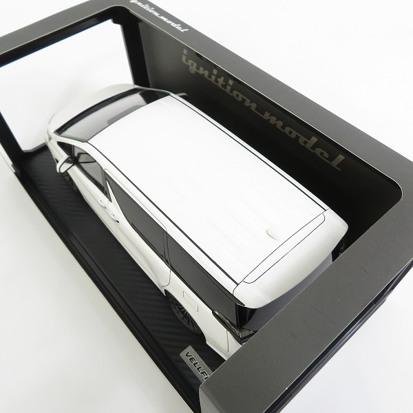実際に弊社で買取させて頂いたイグニッションモデル 1/18 Toyota Vellfire/トヨタ ヴェルファイア H30W ZG ホワイト/ミニカーの画像 4枚目