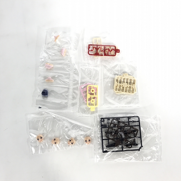 実際に弊社で買取させて頂いた【未組立】KOTOBUKIYA/コトブキヤ 創彩少女庭園 1/10 結城まどか 桃桜高校 冬服の画像 3枚目