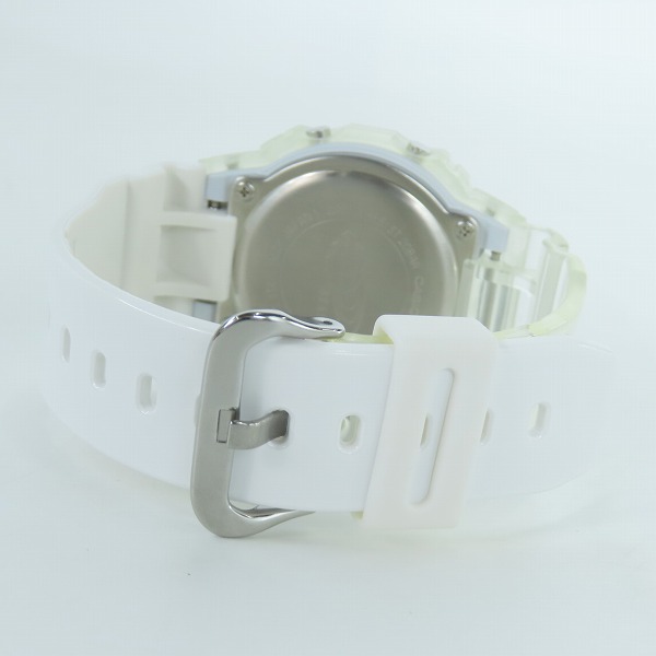 実際に弊社で買取させて頂いたBEAMS×G-SHOCK/ビームス×Gショック 別注 クレイジーパターン ホワイト DW-5600VTの画像 2枚目