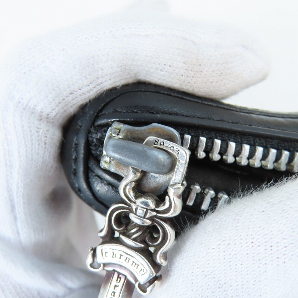 実際に弊社で買取させて頂いたCHROME HEARTS/クロムハーツ ラウンドジップ レザーコインケース/小銭入れの画像 6枚目