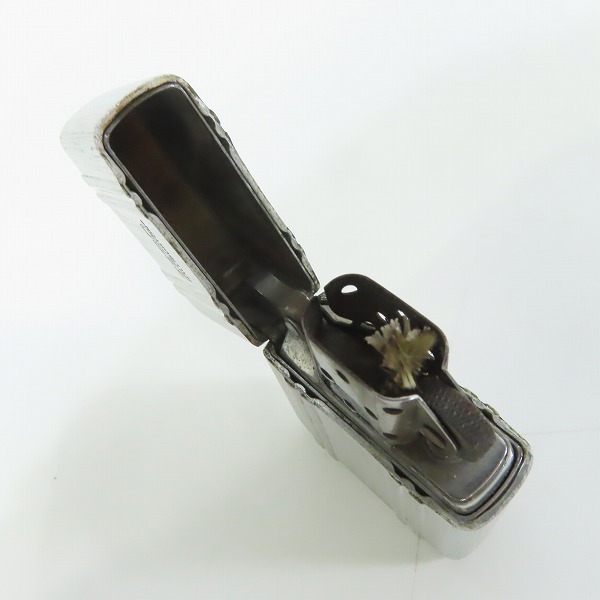 実際に弊社で買取させて頂いたZIPPO/ジッポー ZERO HALLIBURTON ゼロハリバートン シルバーカラー 2002年製の画像 4枚目