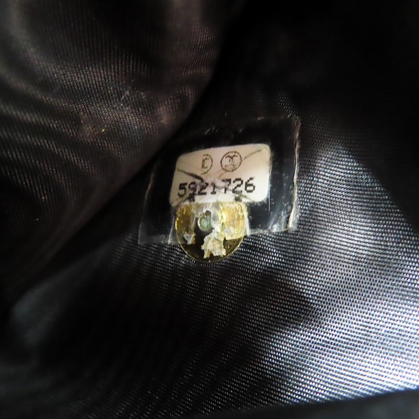 実際に弊社で買取させて頂いた(1)CHANEL/シャネル ココボタン Ｗホック レザー 二つ折り財布 コンパクトウォレット ブラックの画像 7枚目