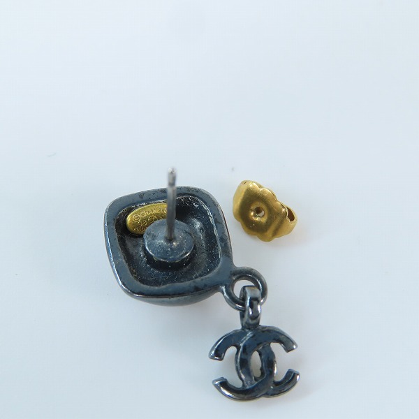 実際に弊社で買取させて頂いたCHANEL /シャネル ピアス ココマーク 98 A 1998年製の画像 4枚目