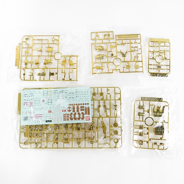 実際に弊社で買取させて頂いた【未組立】BANDAI/バンダイ MG 1/100 ガンダムベース限定景品 RX-78-2 ガンダム Ver.3.0 ゴールドコーティング/ガンプラの画像 2枚目