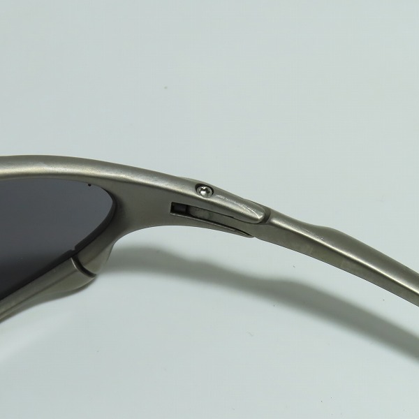 実際に弊社で買取させて頂いたOAKLEY/オークリー  PENNY/ペニー X-METAL/エックスメタル チタニウム サングラス/アイウェアの画像 4枚目
