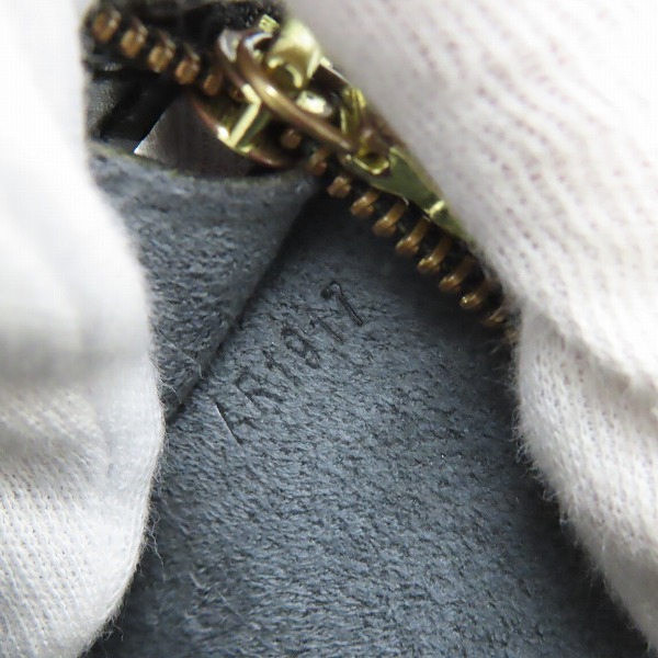 実際に弊社で買取させて頂いたLOUIS VUITTON/ルイ・ヴィトン エピ ポシェットアクセソワール レザーの画像 5枚目