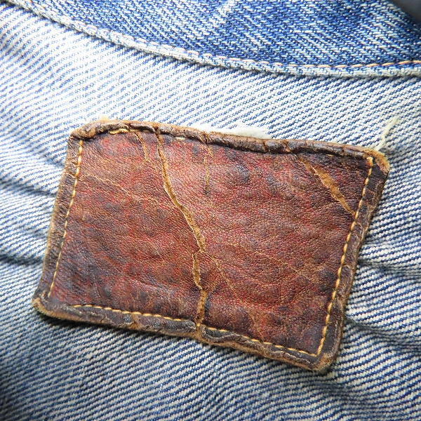 実際に弊社で買取させて頂いたLEVI'S/リーバイス ヴィンテージ 2nd/セカンド 革パッチ 両面均等Ｖ ビックＥ デニムジャケットの画像 2枚目