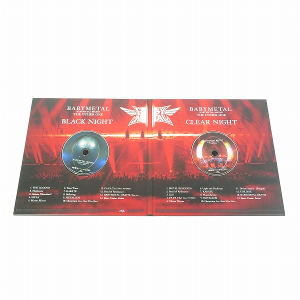実際に弊社で買取させて頂いたBABYMETAL/ベビーメタル BEGINS-THE OTHER ONE- 完全生産限定盤 2Blu-ray + アナログサイズジャケット仕様の画像 2枚目