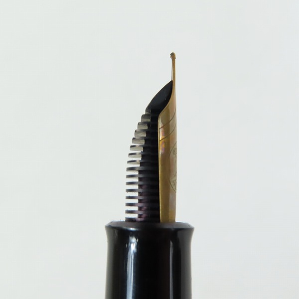 実際に弊社で買取させて頂いたPELIKAN/ペリカン SOUVERAN/スーベレーン 万年筆 ペン先14C-585 F グリーンストライプの画像 9枚目