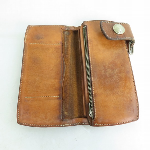 実際に弊社で買取させて頂いたRED MOON/レッドムーン コンチョ レザー 二つ折り財布 ウォレット ブラウンの画像 3枚目