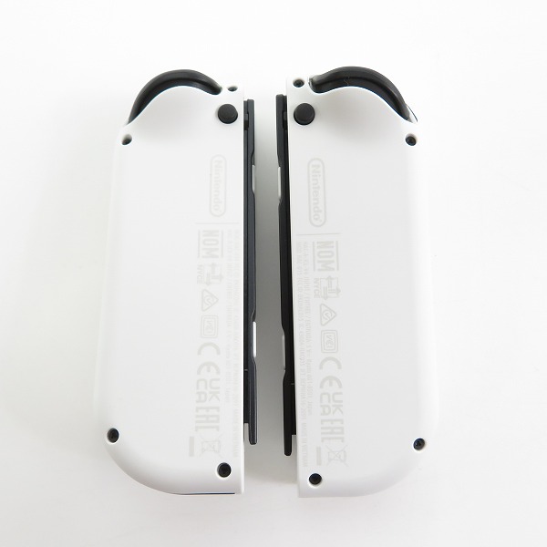 実際に弊社で買取させて頂いた任天堂 Nintendo Switch/ニンテンドースイッチ Joy-Con ホワイト HAC-015/016 グリップ付き【簡易動作確認済】の画像 4枚目