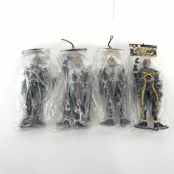 実際に弊社で買取させて頂いた【未開封】バンプレスト 仮面ライダー555 ビッグサイズソフビフィギュア ファイズ/アクセルフォーム/カイザ 4点セット