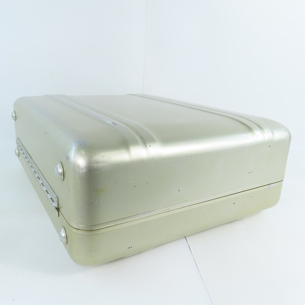 実際に弊社で買取させて頂いたZERO HALLIBURTON/ゼロハリバートン スーツケースの画像 2枚目