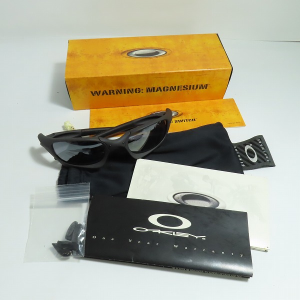 実際に弊社で買取させて頂いたOAKLEY/オークリー MAGNESIUM SWITCH/マグネシウムスイッチ  MAG SWITCH/マグスイッチ ダークカーバイド サングラス/アイウェアの画像 8枚目