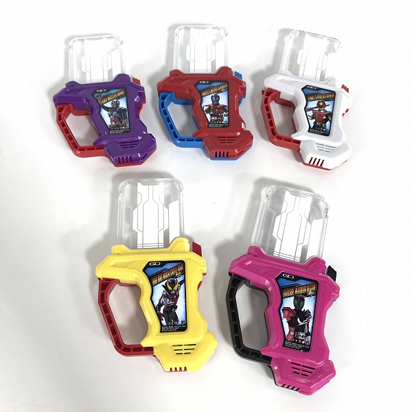 実際に弊社で買取させて頂いたBANDAI/バンダイ 仮面ライダーエグゼイド 平成 10 レジェンド ライダーズ ガシャットセット の画像 2枚目