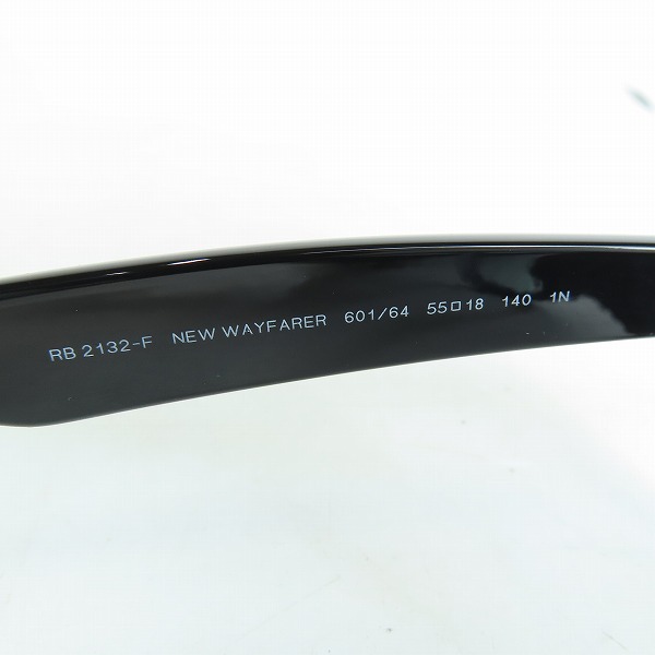 実際に弊社で買取させて頂いたRay-Ban/レイバン NEW WAYFARER/ニューウェイファーラー サングラス/アイウエア RB2132-Fの画像 6枚目