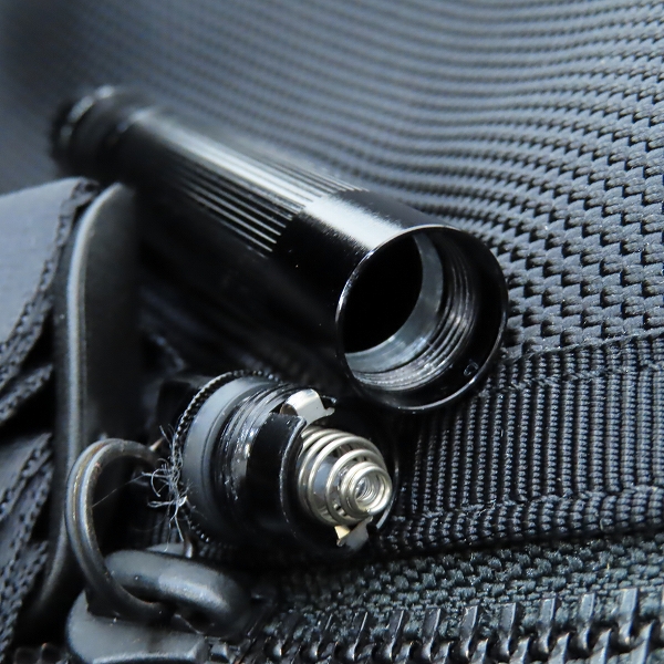 実際に弊社で買取させて頂いたPORTER/ポーター HEAT/ヒート リュックサック バックパック マグライト付き 703-06301の画像 8枚目