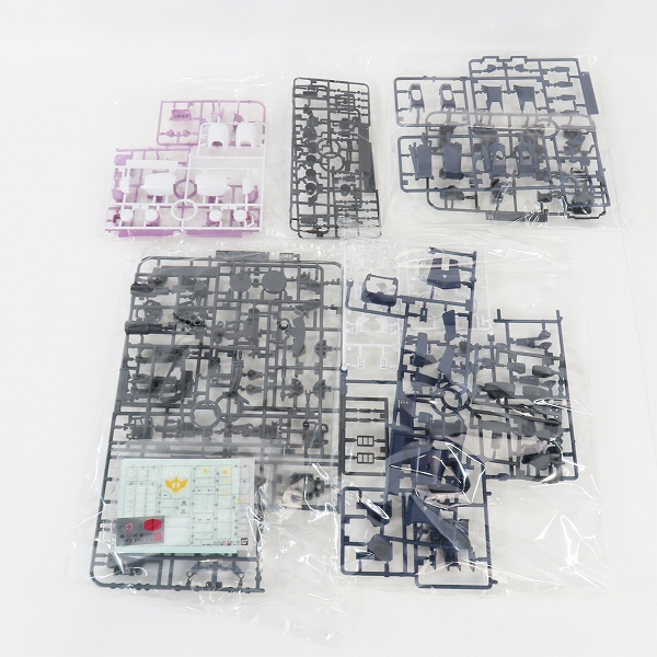 実際に弊社で買取させて頂いた【未組立】BANDAI/バンダイ MG 1/100 機動戦士ガンダム MS-06R 黒い三連星ザク ver.2.0の画像 2枚目