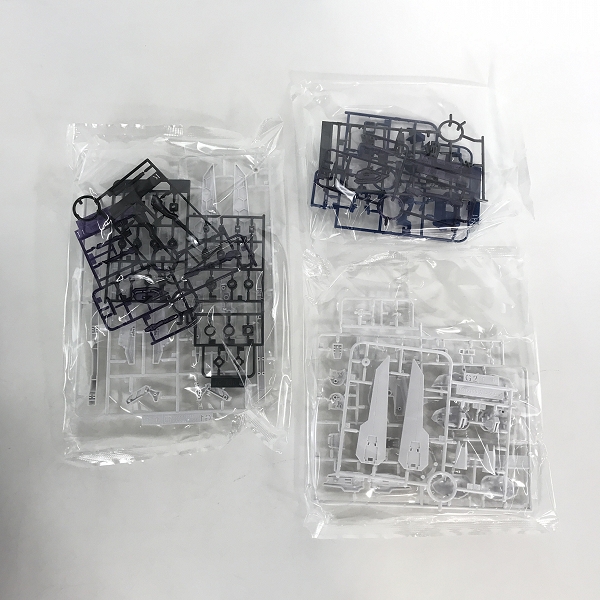 実際に弊社で買取させて頂いた【未組立】BANDAI/バンダイ GX-9900 ガンダムX 1/100スケール マスターグレードモデル/ガンプラの画像 2枚目