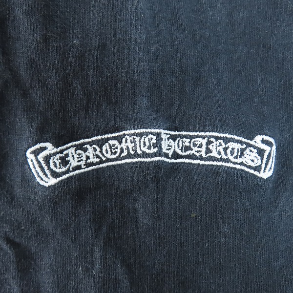 実際に弊社で買取させて頂いたCHROME HEARTS/クロムハーツ ホースシュー/スクロールラベル刺繍 胸ポケット 半袖Tシャツ/Mの画像 4枚目