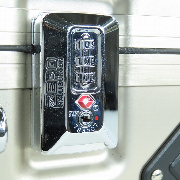 実際に弊社で買取させて頂いたZERO HALLIBURTON/ゼロハリバートン Geo Aluminum 3.0 TR スーツケース キャリーケース  ZRG2519-BRの画像 5枚目