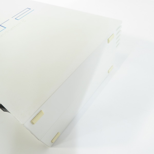 実際に弊社で買取させて頂いたSONY/ソニー PlayStation2/PS2/プレイステーション2 本体 SCPH-50000 セラミックホワイト ソフト 4点付き【簡易動作確認済】の画像 4枚目