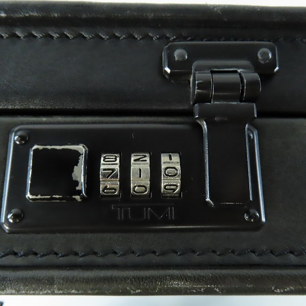 実際に弊社で買取させて頂いたTUMI/トゥミ  オールレザー レザー アタッシュケース サイドロックの画像 6枚目