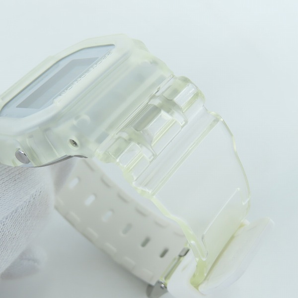 実際に弊社で買取させて頂いたBEAMS×G-SHOCK/ビームス×Gショック 別注 クレイジーパターン ホワイト DW-5600VTの画像 5枚目