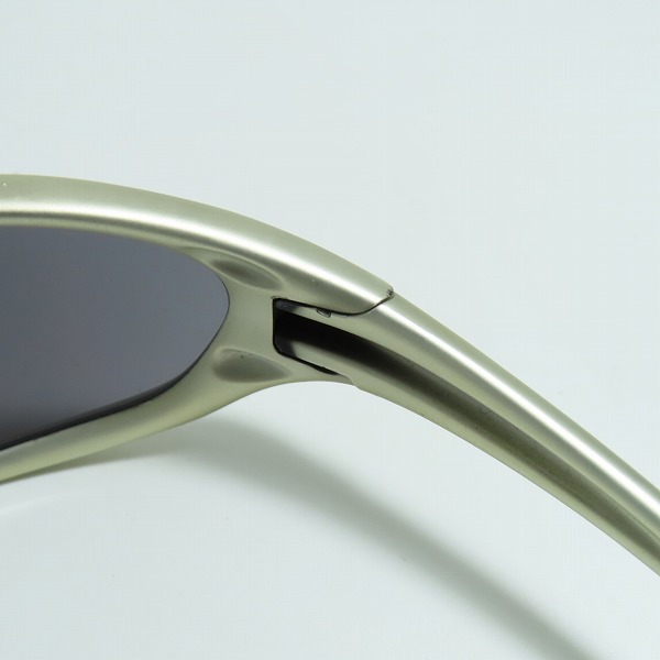 実際に弊社で買取させて頂いたOAKLEY/オークリー TWENTY/トゥエンティ/XX/20 シルバー×ブルー サングラス/アイウェアの画像 4枚目