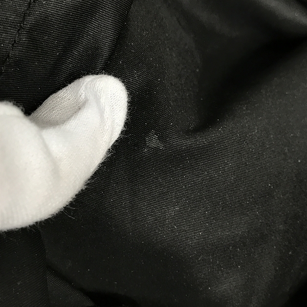 実際に弊社で買取させて頂いたPRADA/プラダ 三角プレート セカンドバッグの画像 6枚目