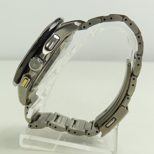 実際に弊社で買取させて頂いたCASIO/カシオ OCEANUS/オシアナス 電波ソーラー/Bluetooth OCW-G2000G-1AJFの画像 1枚目