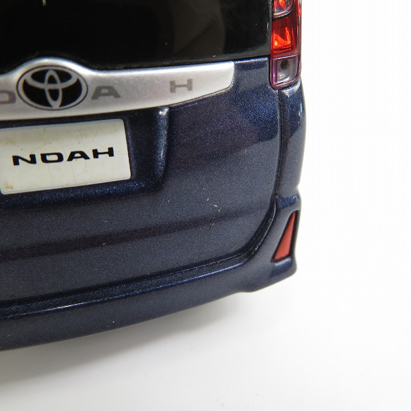 実際に弊社で買取させて頂いたTOYOTA/トヨタ 1/30 NOAH/ノア カラーサンプル ミニカー/非売品の画像 9枚目