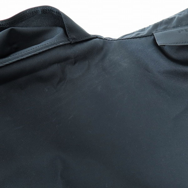 実際に弊社で買取させて頂いたPRADA/プラダ Re-Nylon 三角ロゴプレート半袖シャツ SC449 XLの画像 8枚目