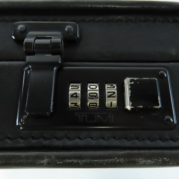 実際に弊社で買取させて頂いたTUMI/トゥミ  オールレザー レザー アタッシュケース サイドロックの画像 5枚目