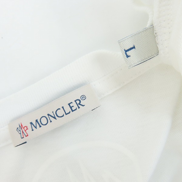 実際に弊社で買取させて頂いた【JPタグ】MONCLER/モンクレール MAGLIA T-SHIRT Uネック 胸ポケット 半袖 Tシャツ ホワイト F20918C77010 829H8/Lの画像 2枚目
