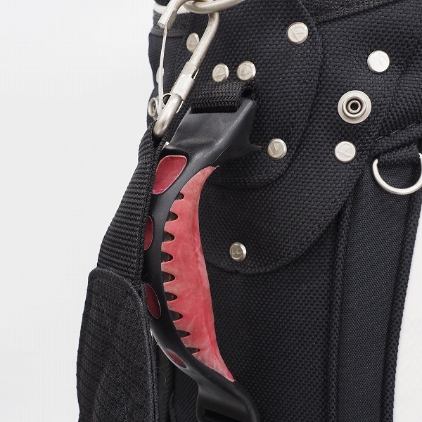 実際に弊社で買取させて頂いたTaylorMade/テーラーメイド CB104N 9.5型 5分割キャディバッグ ブラックｘレッドｘホワイトの画像 4枚目