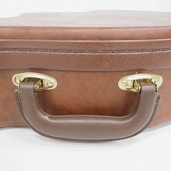 実際に弊社で買取させて頂いた★【美品】FERNANDES/フェルナンデス ZO-3 ぞうさん アンプ内蔵ギター 専用ハードケース 鍵付きの画像 3枚目