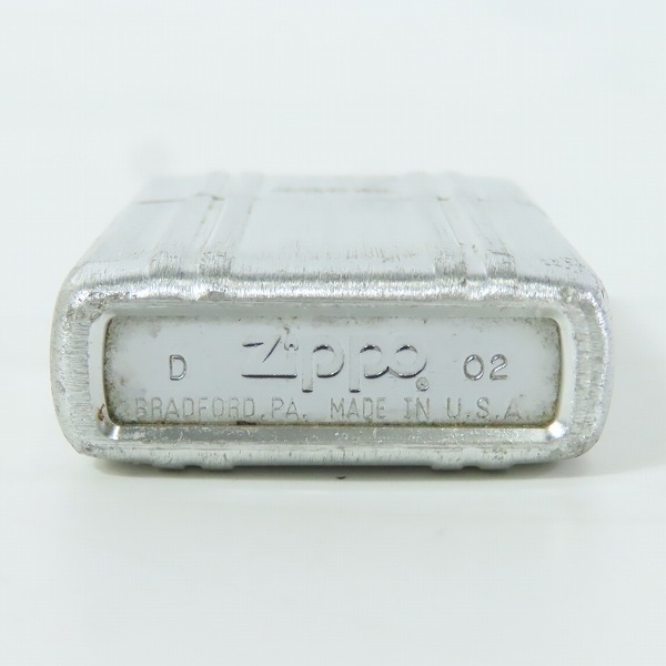 実際に弊社で買取させて頂いたZIPPO/ジッポー ZERO HALLIBURTON ゼロハリバートン シルバーカラー 2002年製の画像 3枚目