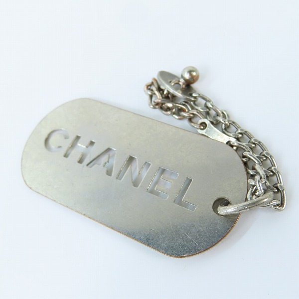 実際に弊社で買取させて頂いたCHANEL/シャネル ドックタグ チャーム/キーホルダー 