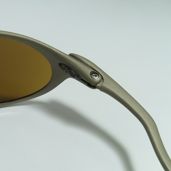 実際に弊社で買取させて頂いたOAKLEY/オークリー ROMEO/ロメオ X-METAL/エックスメタル TITANIUM サングラス/アイウェア GOLD IRIDIUM/ゴールドイリジウムの画像 4枚目