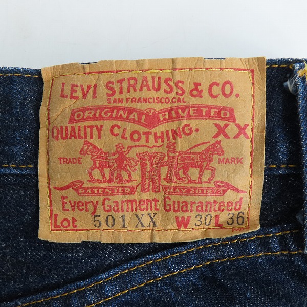 実際に弊社で買取させて頂いたLEVI'S/リーバイス 501XX 刻印555 バレンシア工場製 ビッグE デニムパンツ 紙パッチ 501-0003/W30L36の画像 6枚目