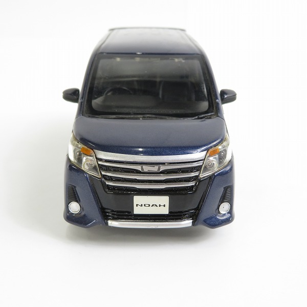 実際に弊社で買取させて頂いたTOYOTA/トヨタ 1/30 NOAH/ノア カラーサンプル ミニカー/非売品の画像 1枚目
