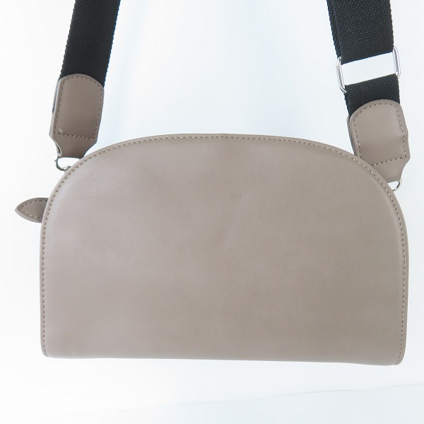 実際に弊社で買取させて頂いたnano universe/ナノユニバース ハーフムーン ショルダーバッグの画像 1枚目