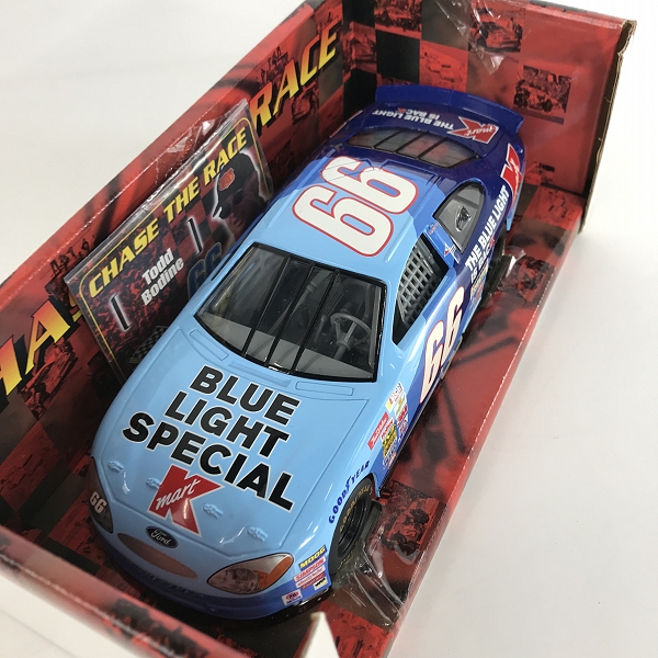 実際に弊社で買取させて頂いたRACING CHAMPIONS/レーシングチャンピオン NASCAR COLLECTOR'S SERIES 1/24 ダイキャスト レプリカ ミニカー 2点セットの画像 2枚目