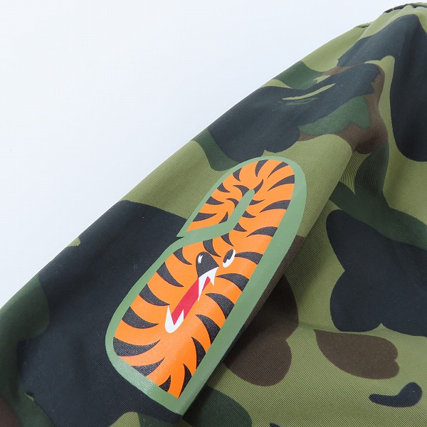 実際に弊社で買取させて頂いたA BATHING APE/アベイシングエイプ 1ST CAMO SHARK COACH JACKET/Sの画像 7枚目
