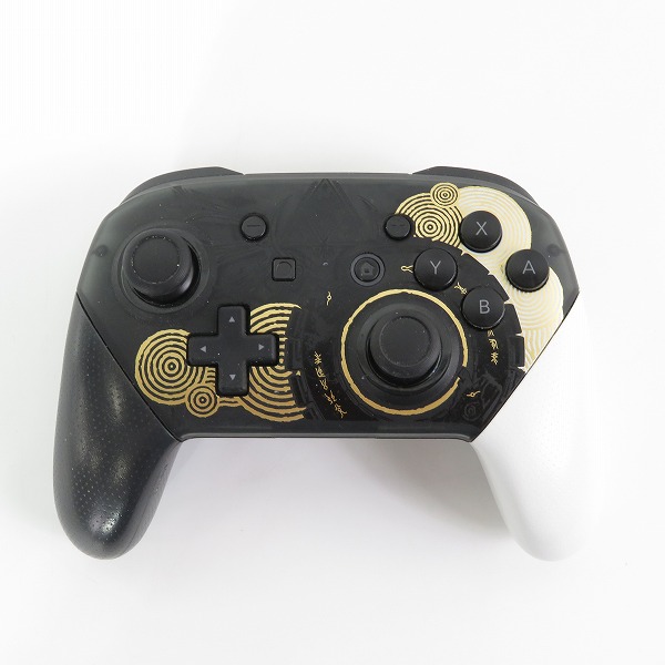 実際に弊社で買取させて頂いたNintendo Switch Pro コントローラー ゼルダの伝説 ティアーズ オブ ザ キングダムエディション HAC-013【簡易動作確認済】