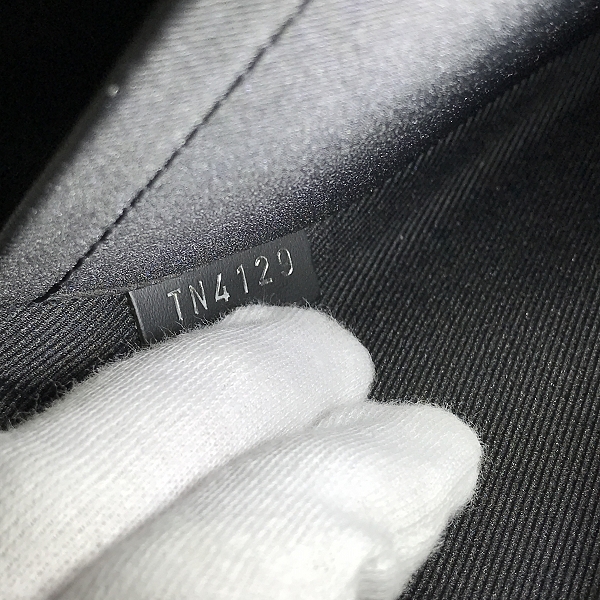 実際に弊社で買取させて頂いたLOUIS VUITTON/ルイヴィトン モノグラム エクリプス ポシェット ディスカバリー ポーチ/クラッチバッグ M62291の画像 6枚目